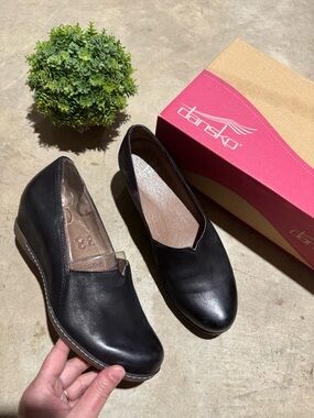 Dansko Liliana Wedge Shoes Size 38 US 8 Black Leather Burnished Nubuck Comfort